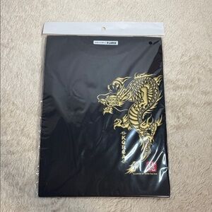 🌼 3 for $15 | Black Korea T-Shirt with Gold Dragon Design, XL